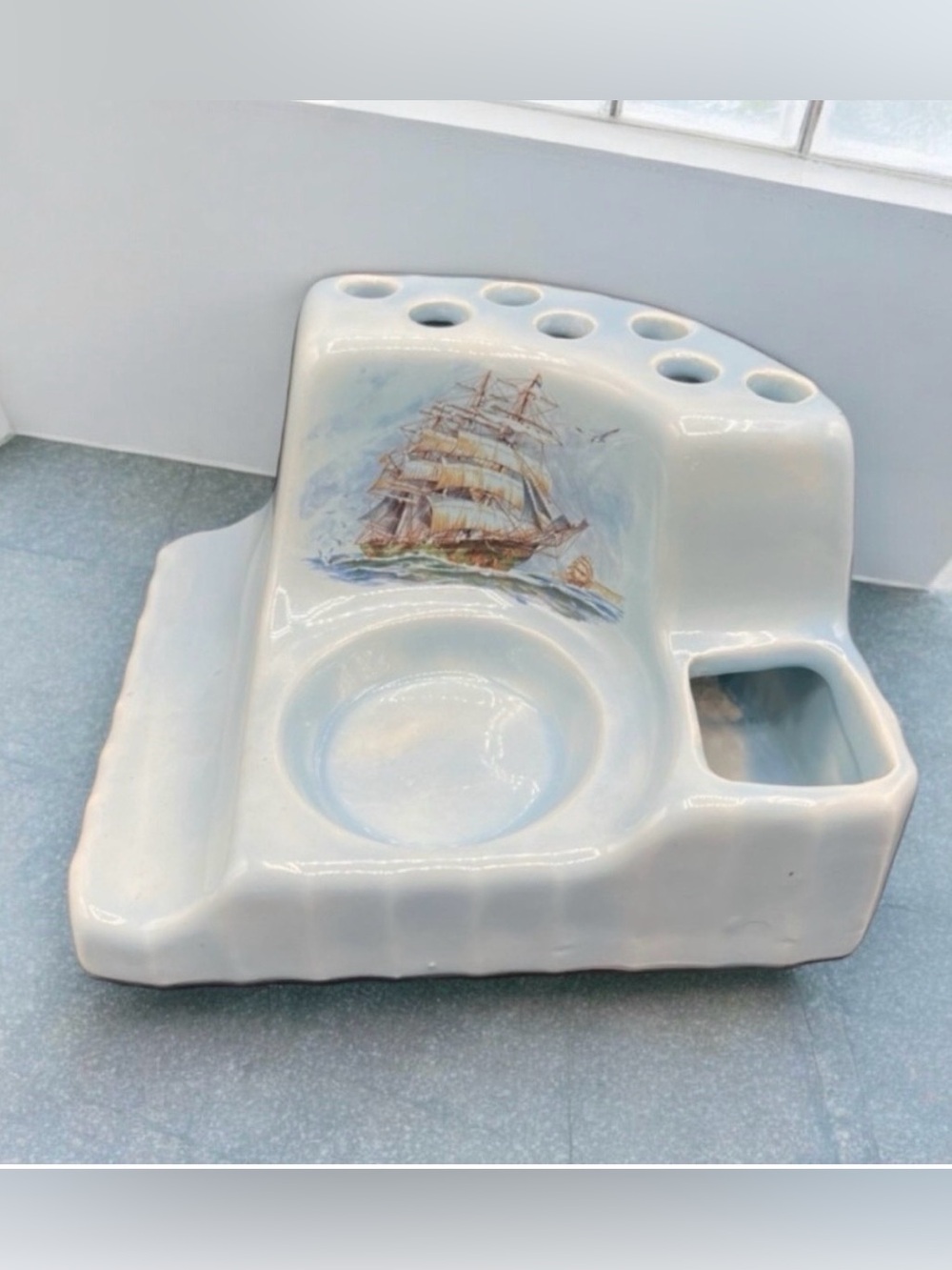VINTAGE TAMPA BAY MOLD CO. SAILING SHIP TOOTHBRUSH HOLDER